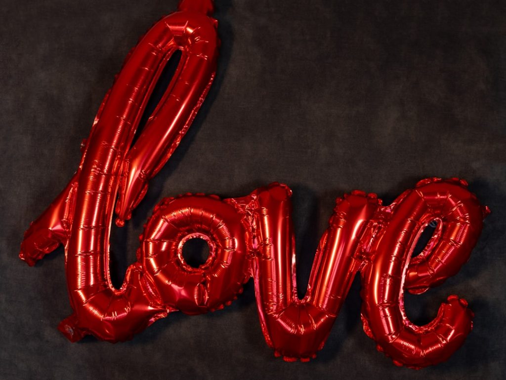 Kaj Gorgels en zijn vriendin: dit is wat je wilt weten over de presentator en zijn liefde